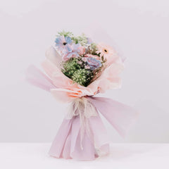 Bouquet bunga cantik dengan warna pastel, dikemas rapi, online florist terpercaya