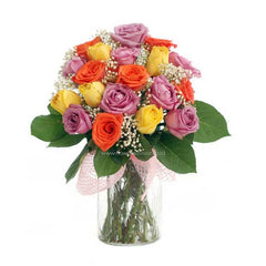 Bouquet bunga mawar warna-warni dalam vas kaca, online florist terpercaya