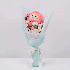 Buket bunga mawar pink dan putih dengan boneka lucu, kado unik dari online florist