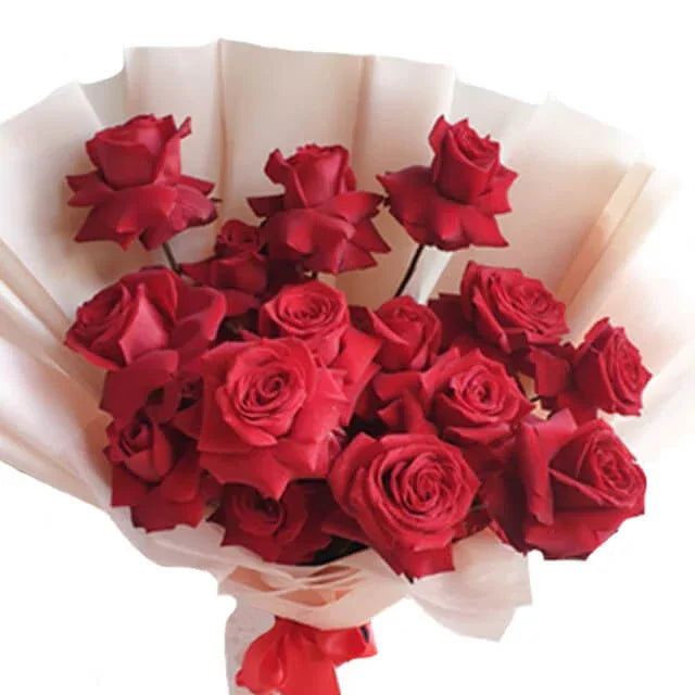 Buket mawar merah segar dari online florist, ideal untuk hadiah romantis
