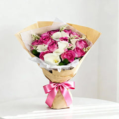 Bouquet mawar merah muda dan calla lily putih, online florist terpercaya