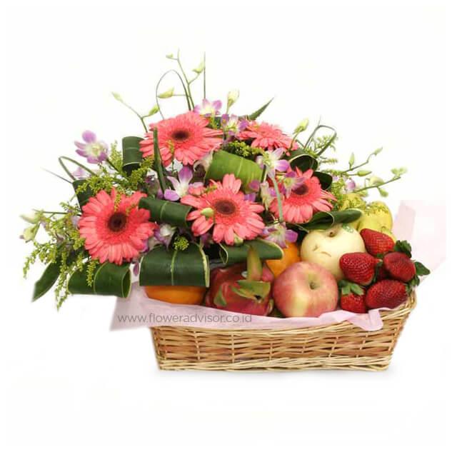 Keranjang bunga dan buah segar dari online florist, cocok untuk hadiah istimewa di seluruh Indonesia