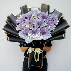 Bouquet unik bunga uang online florist dengan kemasan elegan dan pita kuning