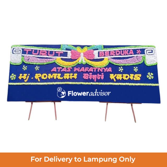 Bunga papan duka cita online florist dengan pesan 'Turut Berduka' dan logo FlowerAdvisor, untuk pengiriman ke Lampung.