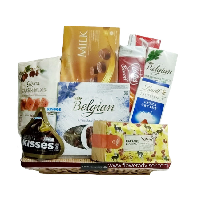 Hampers Cokelat - Chocolates in a basket