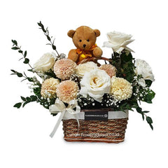 Bunga segar dalam keranjang dengan boneka beruang, kirim bunga online florist terpercaya