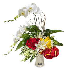 Bouquet bunga mawar merah, anggrek putih, dan anthurium merah dari online florist