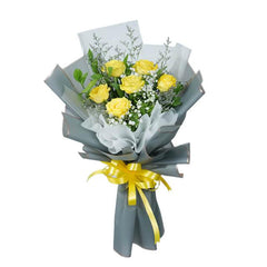 Bouquet bunga mawar kuning elegan dengan pita kuning, online florist terpercaya