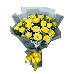 Buket bunga mawar kuning segar dari online florist, dikemas rapi dengan pita kuning dan kertas abu-abu