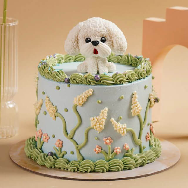 Simple Animal Figurine Cake