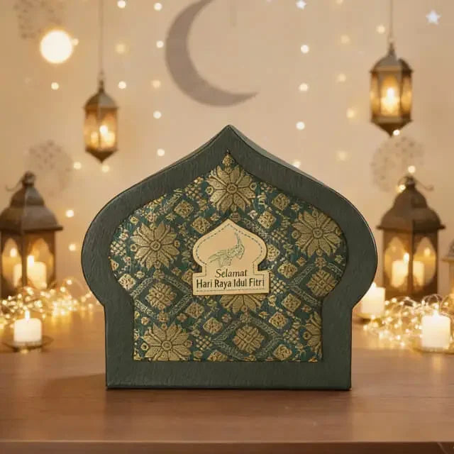 Kotak kado Idul Fitri elegan dengan desain batik, cocok untuk online florist