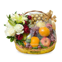 Keranjang buah dan bunga mawar putih merah, cokelat Ferrero, online florist terpercaya