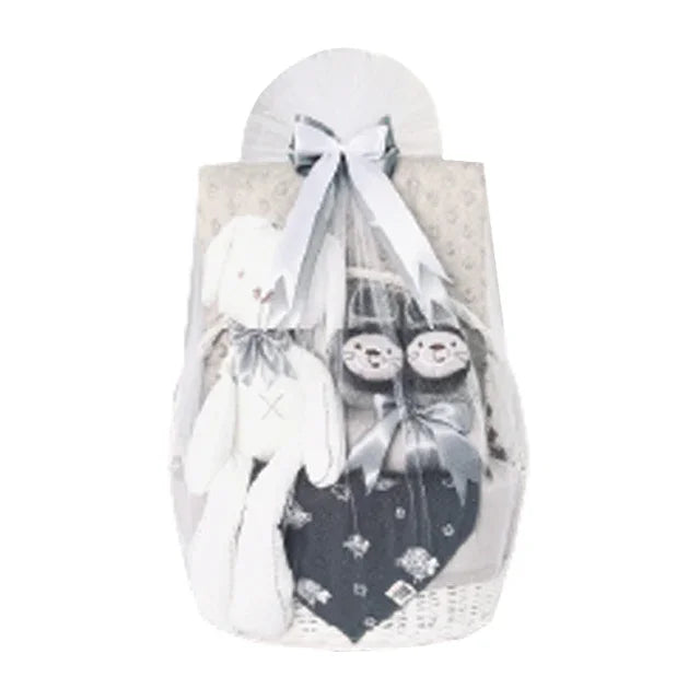 Hadiah bayi dengan boneka kelinci dan aksesori, online florist terpercaya
