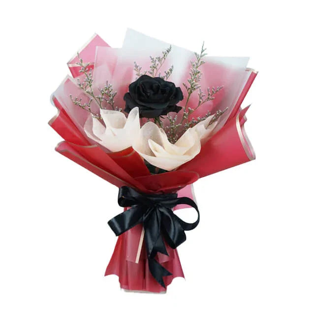 Buket bunga mawar hitam dan putih, kemasan merah, online florist terpercaya