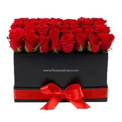 Bunga mawar merah dalam kotak hitam, online florist terpercaya untuk hadiah romantis