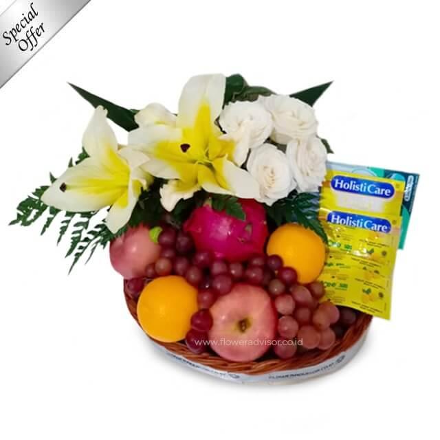 Keranjang buah dan bunga putih kuning, hadiah spesial dari online florist terpercaya