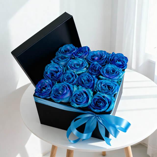 Bunga mawar biru dalam kotak hitam, online florist terpercaya untuk hadiah istimewa