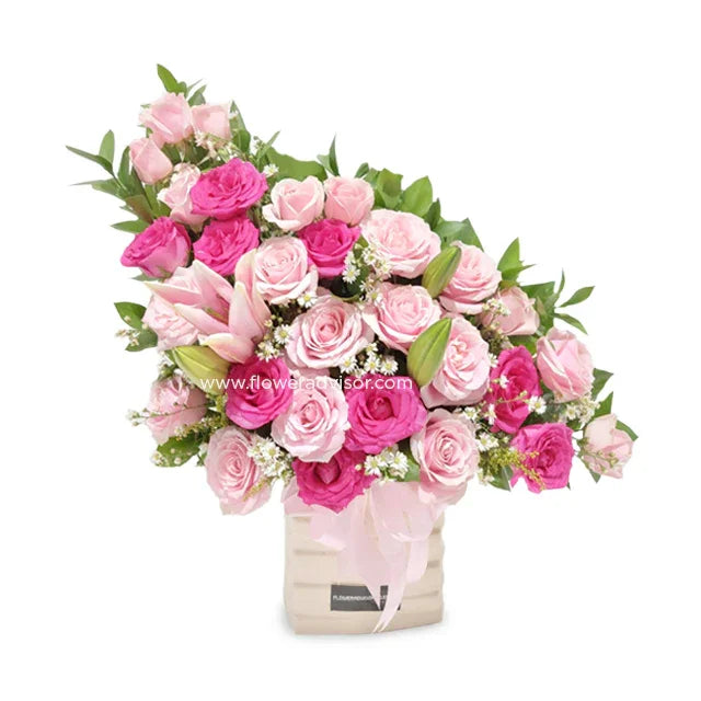 Bouquet mawar pink dan merah muda dari online florist, cocok untuk hadiah istimewa