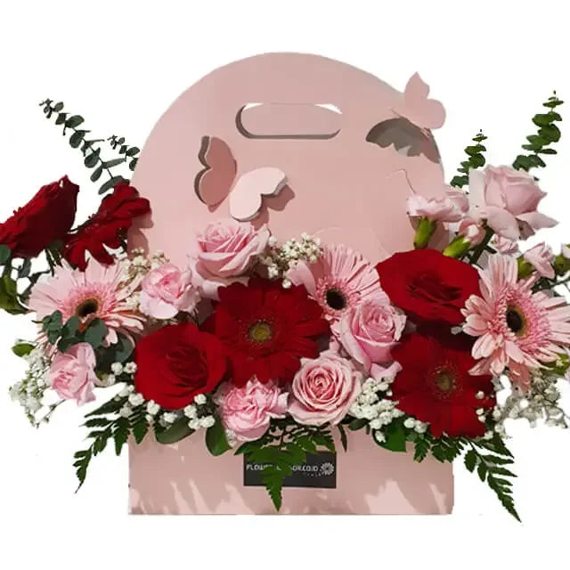 Bunga segar merah dan pink dalam box cantik, online florist terpercaya untuk hadiah spesial