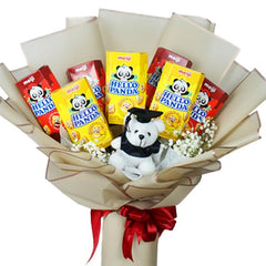 Bouquet unik dengan Hello Panda dan boneka lulusan, online florist terpercaya