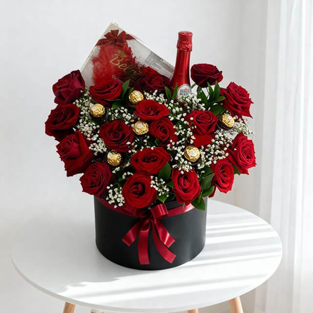 Bunga mawar merah mewah dengan cokelat Ferrero Rocher dan mini champagne, online florist pilihan untuk hadiah spesial