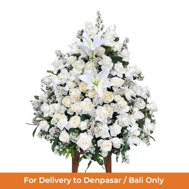 Bunga papan duka cita putih elegan dari online florist, cocok untuk pengiriman ke Denpasar/Bali