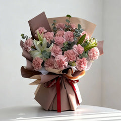 Bouquet bunga mawar pink dan lili putih, online florist terpercaya untuk hadiah spesial