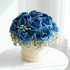 Bunga mawar biru dalam kotak elegan, online florist terpercaya untuk hadiah istimewa