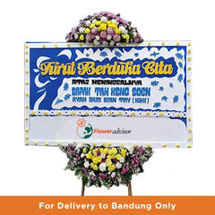 Karangan bunga duka cita online florist untuk Bandung, rangkaian bunga kuning ungu putih dengan papan ucapan
