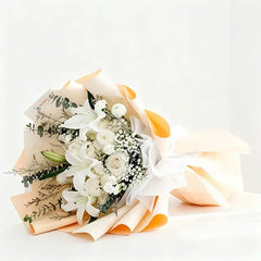 Buket bunga putih elegan dari online florist, ideal untuk hadiah spesial