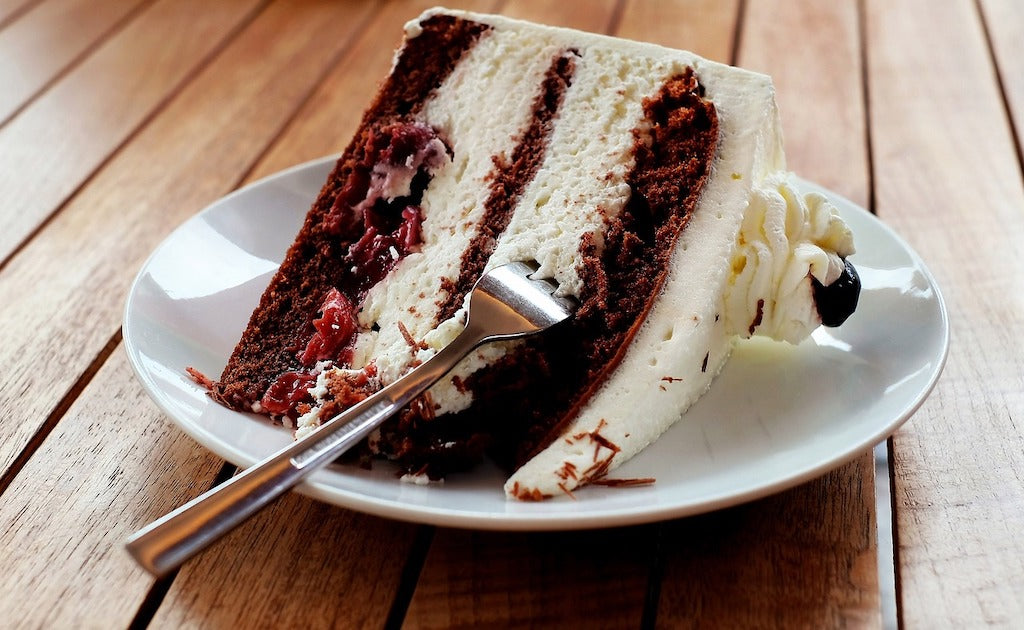 5 Kreasi Kue Ulang Tahun Black Forest yang Wajib Kamu Coba
