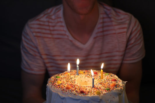 Beberapa Hal yang Harus Kamu Ketahui tentang Kue Ulang Tahun dalam Perayaan Ulang Tahun