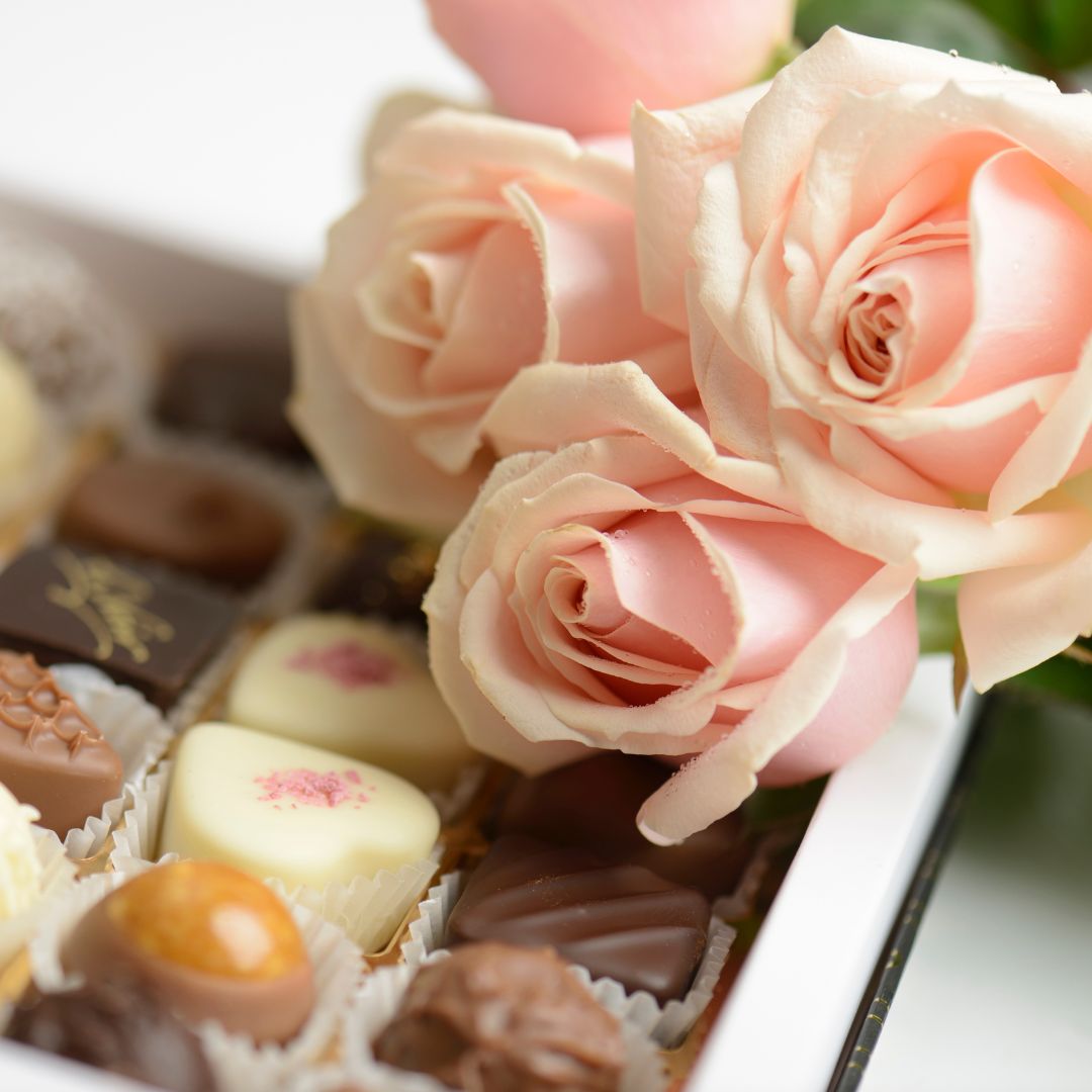 Valentine Lebih Spesial dengan Kado Uang dan Coklat: Tips Memilih Hadiah yang Tepat