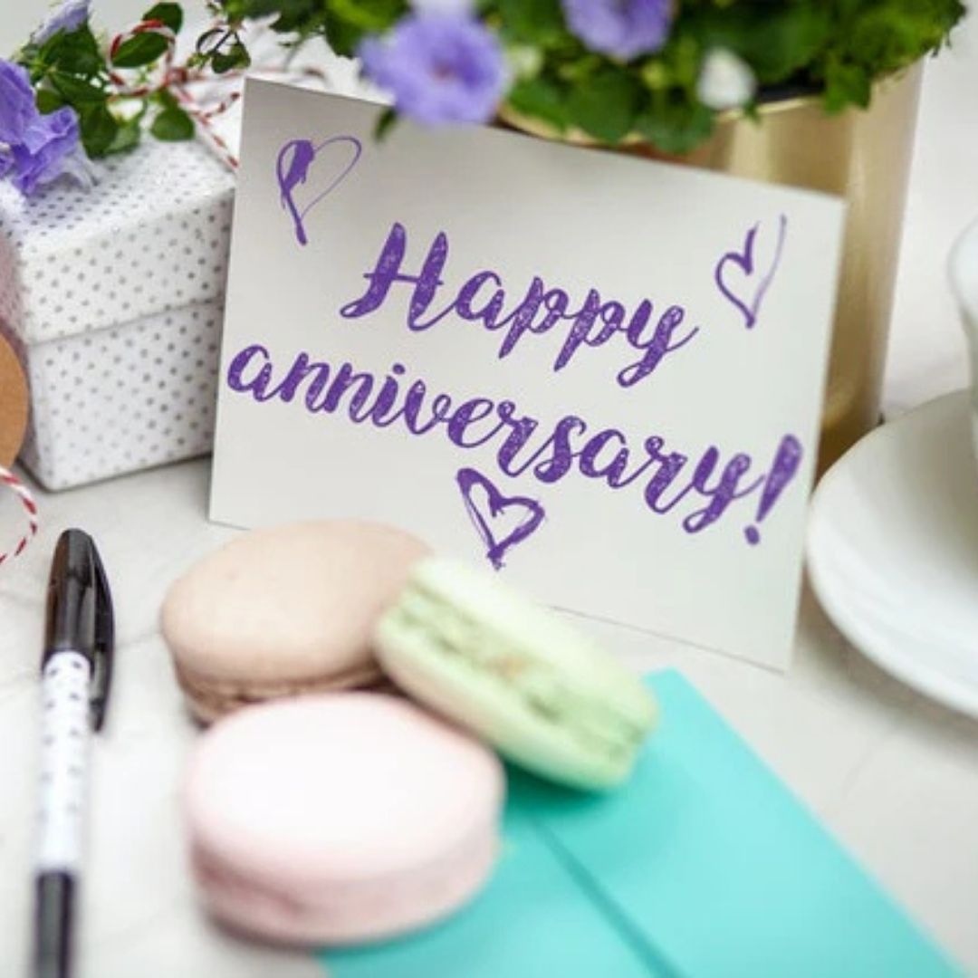 5 Kombinasi Hadiah dan Ucapan Anniversary yang Bikin Pacar Tersentuh