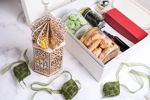 8 Hadiah Lebaran Romantis Untuk Pacar Terbaik 2024