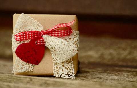 15 Ide Kado Spesial Untuk Pacar LDR-mu, Jauh di Mata, Dekat di Hati