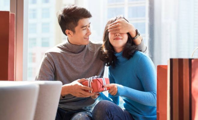 10 ide kado Valentine sederhana untuk istri yang bermakna