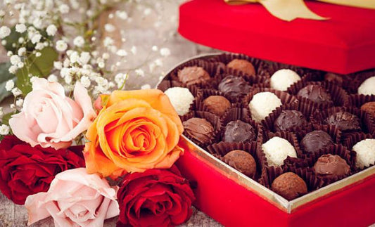 5 Ide Hadiah: Kombinasi Bunga & Cokelat Romantis Memikat