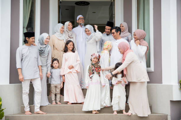 15 Ide Kado Lebaran Untuk Calon Mertua, Berikan Kesan Terbaikmu!