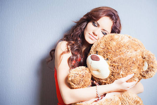 Sejarah Boneka Teddy Bear di Hari Valentine: Simbol Cinta yang Menghangatkan
