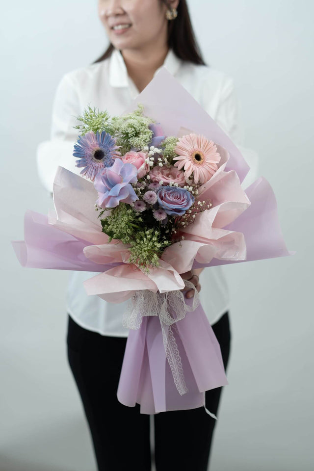 Lumina Elegance Bouquet