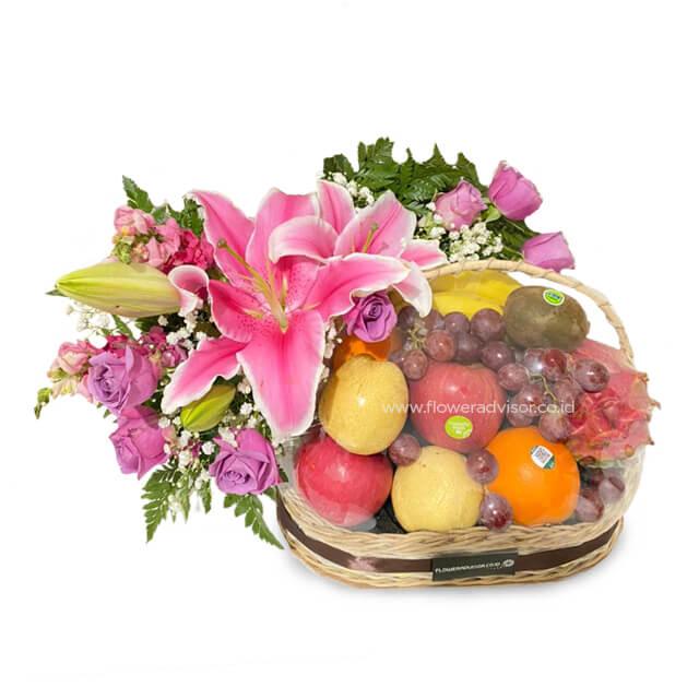Bunga dan buah segar dalam keranjang, online florist terpercaya untuk hadiah istimewa