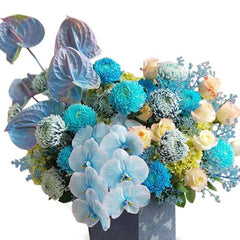 Bouquet bunga biru elegan dari online florist, ideal untuk hadiah istimewa