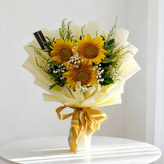 Lucky Charm - Three Sunflowers Bouquet