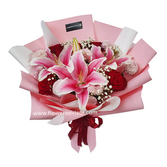 Enchanting Groove - Mixed Bouquet with Poms