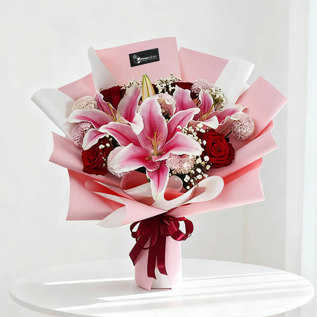 Enchanting Groove - Mixed Bouquet with Poms