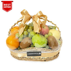 Keranjang buah segar dengan pita emas, penawaran terbaik dari online florist