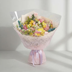 Bouquet bunga segar dari online florist dengan kemasan elegan dan warna cerah