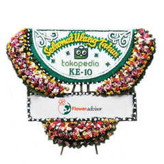 Karangan bunga ulang tahun online florist untuk perayaan Tokopedia KE-10, rangkaian bunga warna-warni dengan papan ucapan