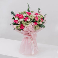 Bouquet bunga mawar merah muda dan putih, online florist terpercaya untuk hadiah spesial